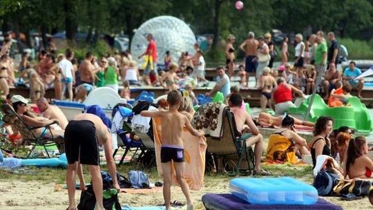 Firlej: Nie porzucaj auta, gdy idziesz na plażę. Policja wypowiada wojnę kierowcom