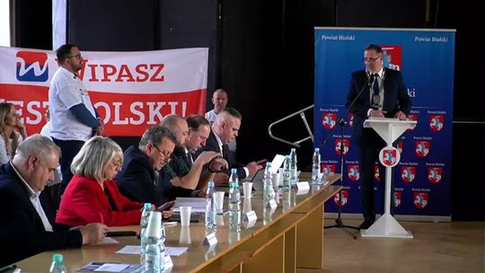 Firma chce stawiać wielkie kurniki i grozi protestującym sądem. "Kurnikowe zagłębie Europy"