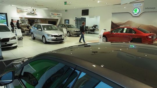 Firma z Lublina zgarnęła kontrowersyjny kontrakt rządowy. Ponad 10 mln zł za samochody