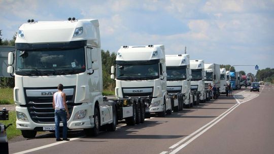 Firmy transportowe biją na alarm. "Bankrutujemy"