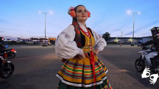 Folk i motocykle w Galerii Labirynt