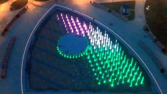 Fontanna na placu Litewskim już działa po zimowej przerwie [wideo]