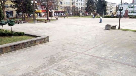 Fontanna, schody i monitoring. Tak ma się zmienić główny plac w mieście