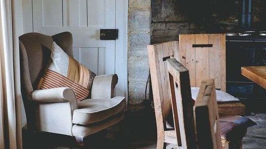 Fotele do salonu – wygoda i charakter