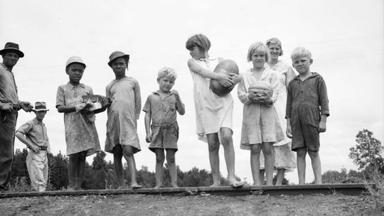 Fotografie dokumentalistki Dorothea Lange w Zaułku Hartwigów