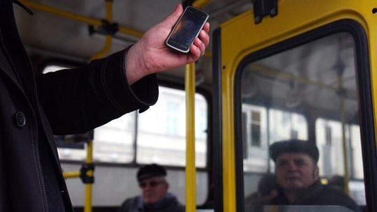 Fotokody z rozkładem jazdy na komórkę w autobusach MPK