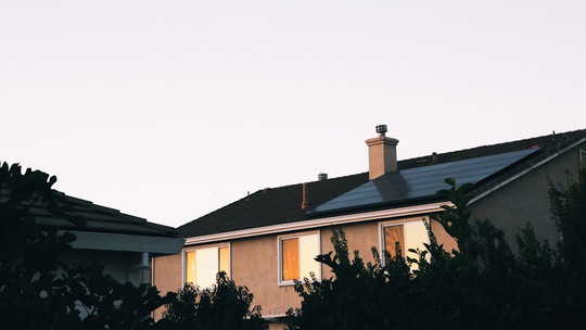 Fotowoltaika bije rekordy w programie Mój Prąd 6.0. O co najczęściej wnioskują Polacy?