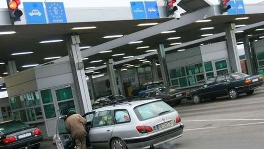 Francuz z bronią i materiałami wybuchowymi zatrzymany na granicy ukraińsko-polskiej