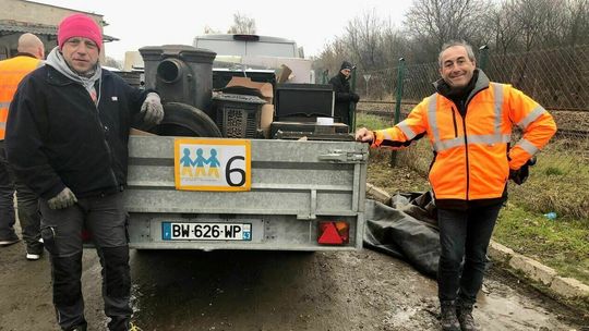 Francuzi z konwojem dla Ukrainy. Młodzież zrobiła piecyki dla żołnierzy na front 