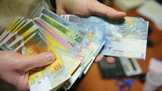 „Frankowicze” szukają pomocy. Jeśli przestaną spłacać kredyt grozi im bezdomność