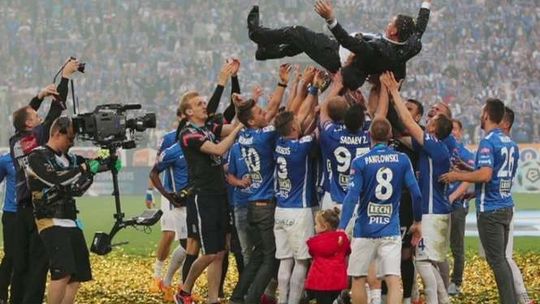 Fruwający Skorża, wielka radość w Poznaniu. Tak Lech cieszył się z mistrzostwa (zdjęcia)