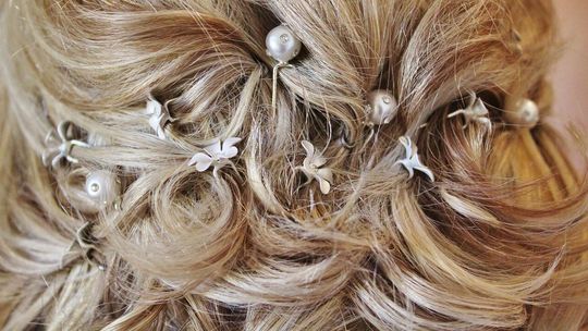 Fryzury karnawałowe. Jakie obecnie panują trendy?