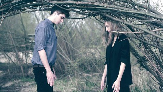 Games People Play w Scenie Opium