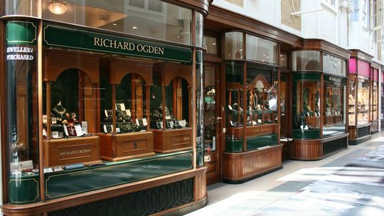 Gdzie meble ekspozycyjne znajdą swoje zastosowanie? Poznaj kilka inspiracji