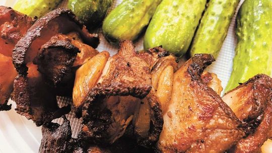 Gdzie na szaszłyk, gdzie na kiełbasę? 7 grill barów w woj. lubelskim
