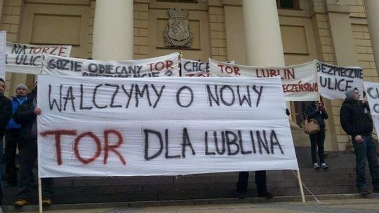 "Gdzie obiecany tor prezydencie?" Zwolennicy nowego toru w Ratuszu