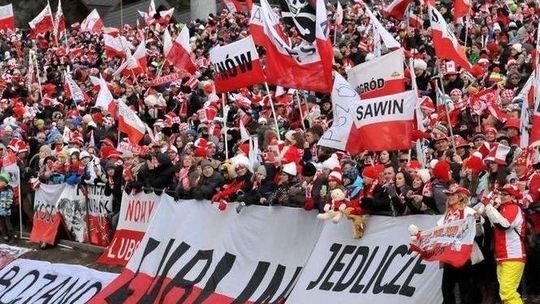 Gdzie oglądać skoki narciarskie w Zakopanem? Transmisja na żywo w TV i Internecie