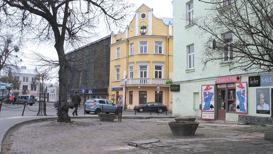 Gdzie stanie ławeczka skrzypaczki pochodzącej z Chełma? Konserwator zabytków nie zgadza się na lokalizację