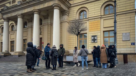 Gdzie zamieszkają lokatorzy z Farbiarskiej? Siedzą na walizkach, a czas ucieka