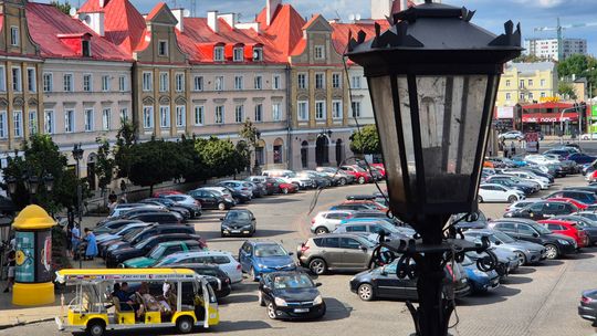 Gdzie zaparkować w Lublinie? Sprawdzamy darmowe i płatne parkingi dla turystów przyjeżdżających samochodem