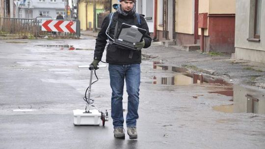Georadar prześwietlił rynek w Łęcznej. Skarbów nie ma