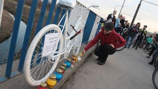 \"Ghost bike” ku pamięci tragicznie zmarłej rowerzystki