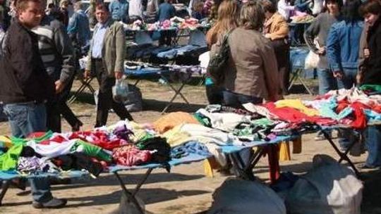 Giełda w Mokrem: Donieśli na sprzedawców, będzie kontrola