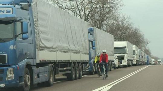 Gigantyczne kolejki na granicy. Bo Białorusini wprowadzili zmiany