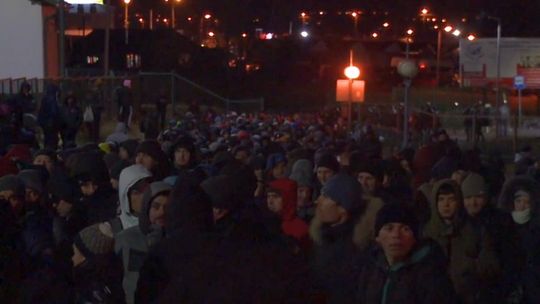 Gigantyczne kolejki na przejściach granicznych z Ukrainą [wideo]