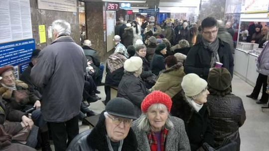 Gigantyczne kolejki w szpitalu przy Kraśnickiej. Zaczęły się zapisy do lekarzy