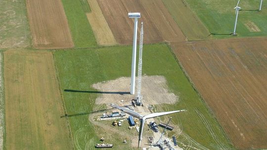 Gigantyczne śmigła nad  ziemią międzyrzecką