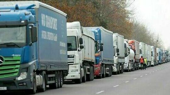 Gigantyczny korek do Dorohuska. Kolejka ma 80 km, a będzie jeszcze gorzej