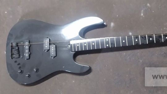 Gitara elektryczna, saksofon a może puzon? Wojsko zaprasza na zakupy 