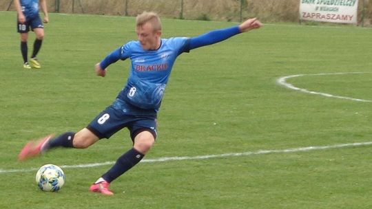 GKS Niemce – LKS Stróża 4:2. Postawili na ofensywę