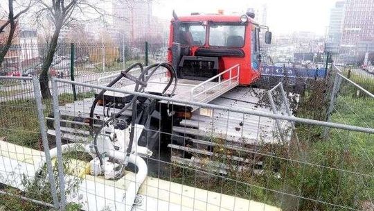 Globus zbroi się na zimę. Szuka ratraka i armatek śnieżnych