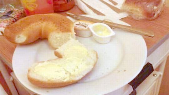 Głodowe posiłki w szpitalach w Lublinie. Dietetyk: Słabe pieczywo, brak warzyw i owoców