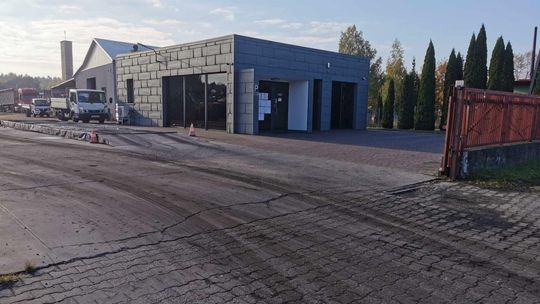 Głosowali w punkcie sprzedaży węgla. Mieszkaniec: To nie przystoi 