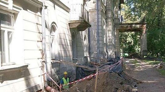 Gmina Jastków: Trwa remont pałacu w Panieńszczyźnie
