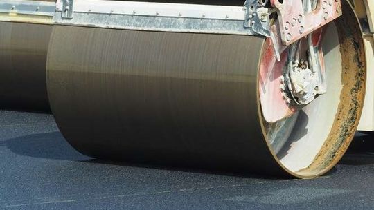 Gmina Końskowola: Skończą poprawiać drogę