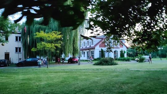 Gmina ma chrapkę na nieruchomości województwa. Kiedyś przejęła już dworek 