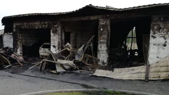 Gmina Puławy: Spłonął garaż z samochodem