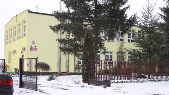 Gmina Zalesie szuka oszczędności. Dwie szkoły zagrożone Dobryń Duży_szkoła