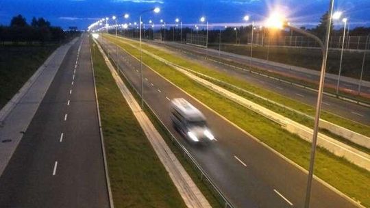 Gminy nie muszą już płacić  za oświetlenie na ekspresówkach. Nowe prawo energetyczne