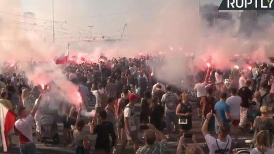 Godzina "W". Warszawa uczciła bohaterów (wideo)