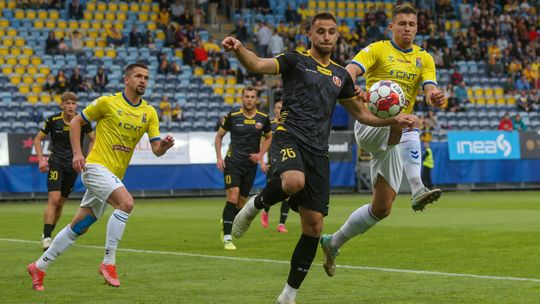 Gol z połowy boiska, ponad 100 minut gry, Motor i Znicz Pruszków na remis po szalonym meczu [zdjęcia, wideo]