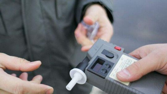 Gołe Łazy: Pijany wiózł uczniów autobusem do szkoły