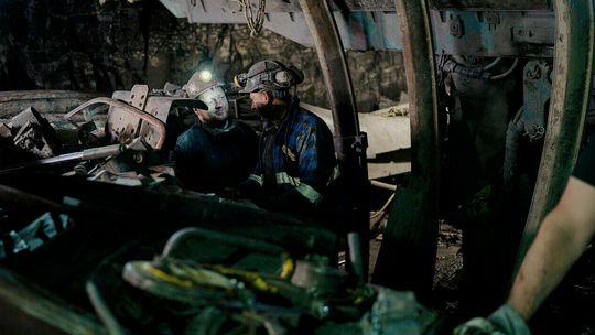 Górnicy z Bogdanki dostali podwyżki. Średnia pensja ma wynieść  prawie 12 tys. zł
