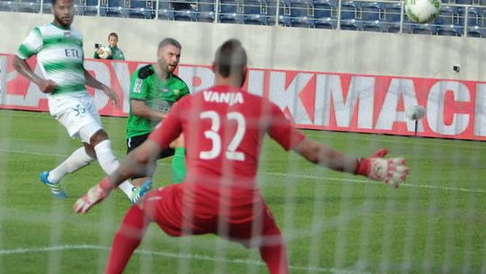 Górnik Łęczna - Lechia Gdańsk 1:2. Część trybun pusta. Kibice utrudniali kupno biletów