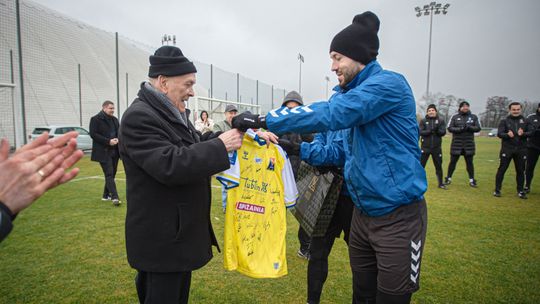 Gość specjalny na treningu. Motor Lublin docenił swojego najstarszego kibica