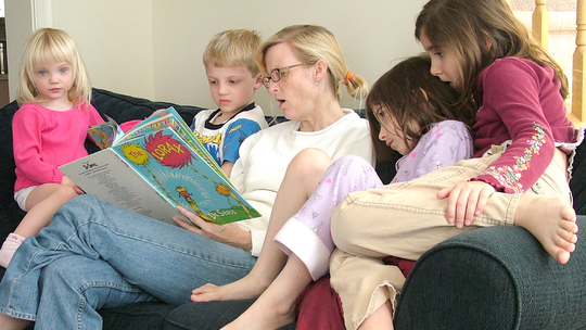 Gościeradów: Artur Andrus odwiedzi bibliotekę